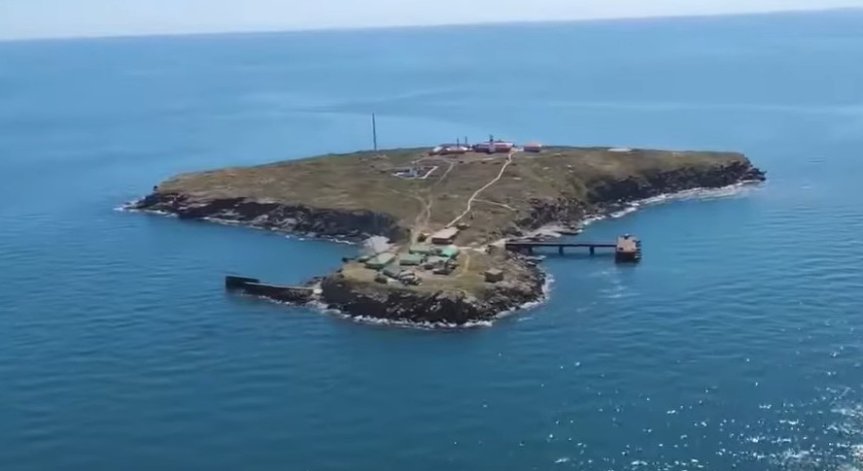 Руската армия се изтегля от Змийския остров