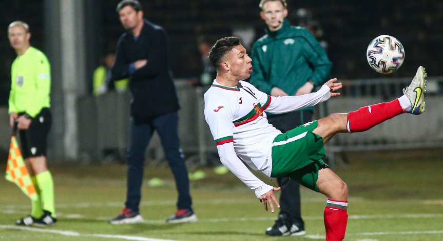 Младежите ни паднаха от Швейцария след гол от засада