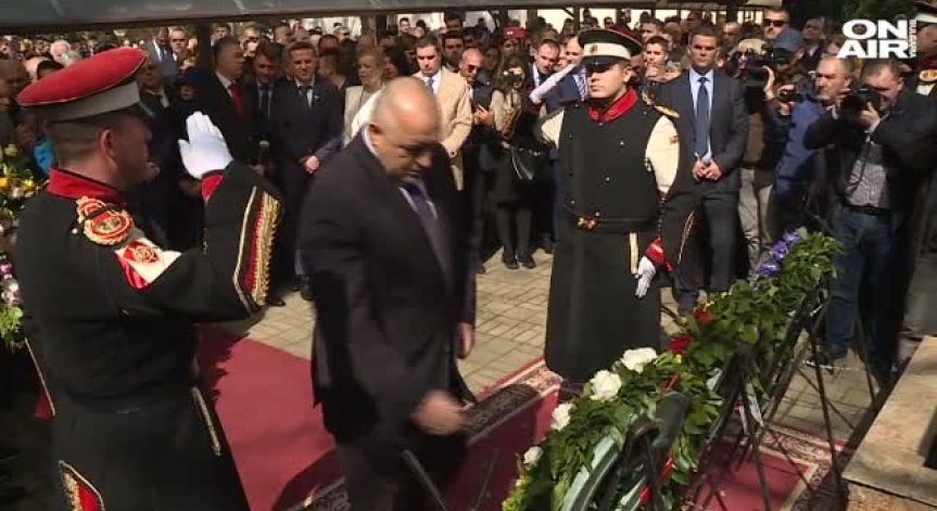 Борисов почете жертвите на Холокоста в Скопие