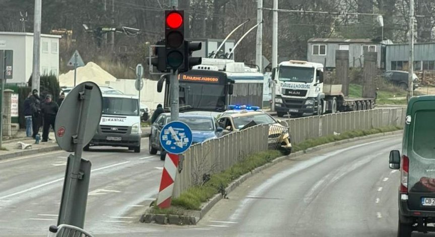 Верижна катастрофа с пострадал във Варна