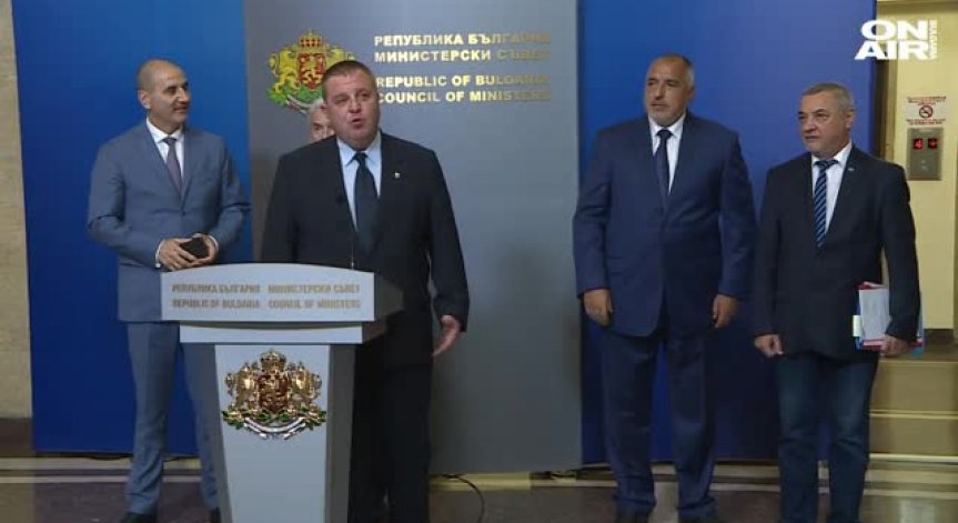 Коалицията - стабилна, въпреки раздорите сред Патриотите