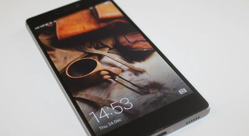 Huawei продаде Honor, за да спаси марката