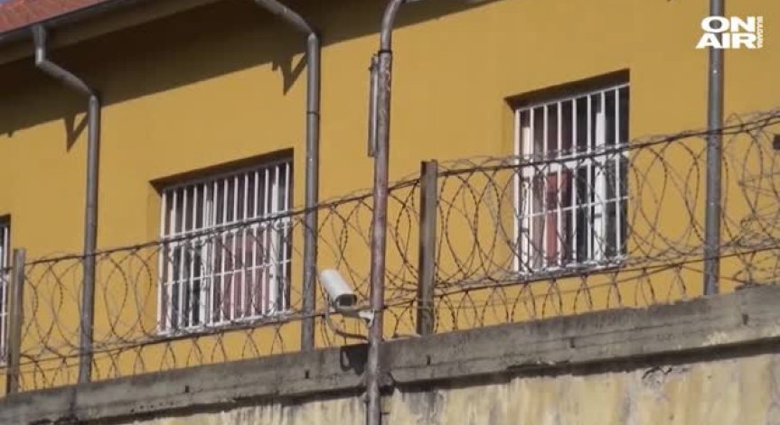 Полицията по петите на избягалия от болница в Пловдив затворник