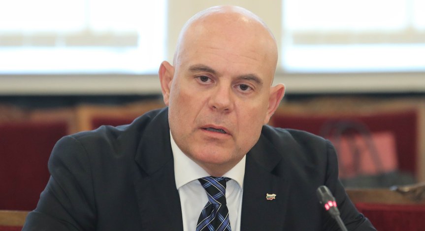 Гешев се прибра от САЩ, самолетът му пристигна късно тази нощ 