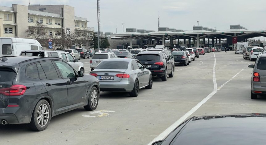 Официално: Турция вече пуска българите само с лични карти