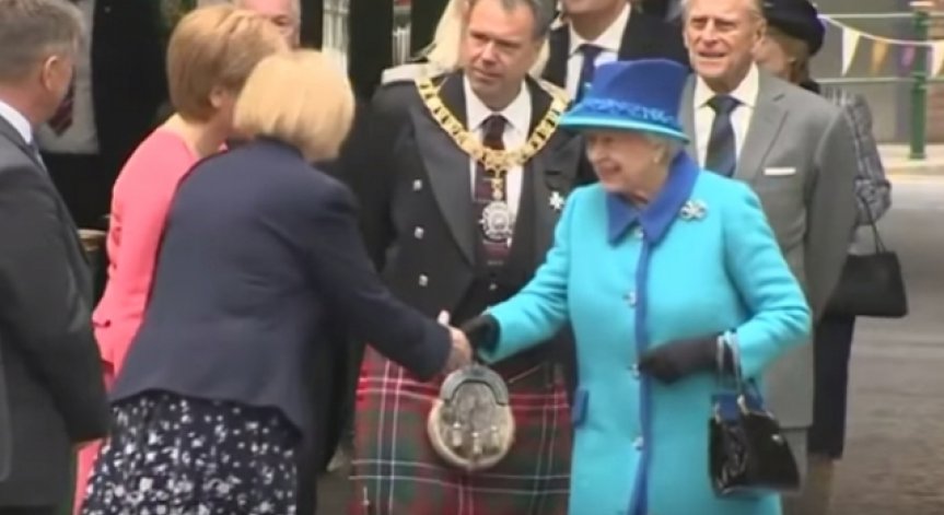 Вижте какво е правила кралица Елизабет II на вашата възраст