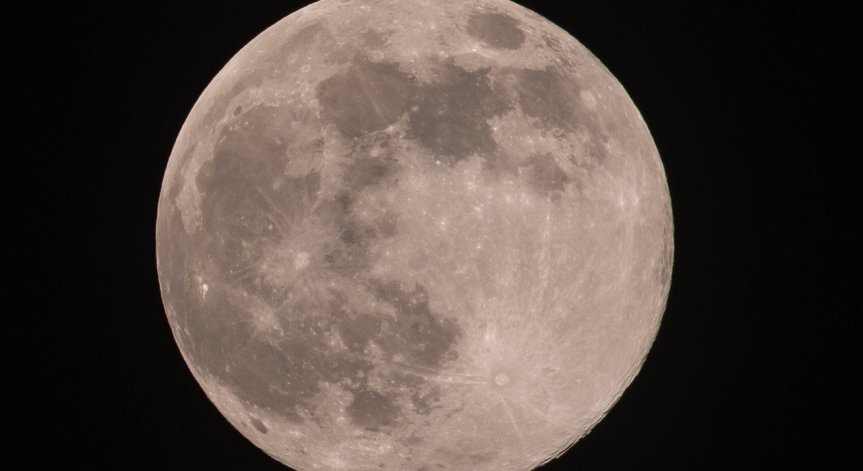 Не познаваме изобщо Луната.