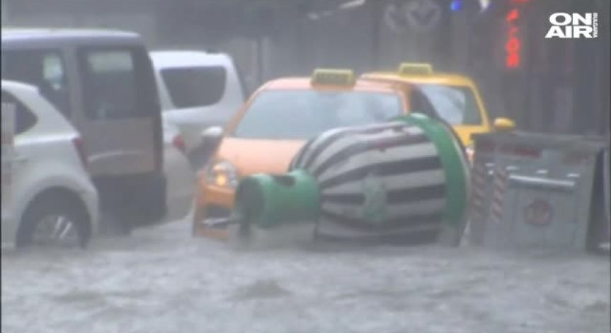 След водния потоп в Истанбул - щети за 57 млн. долара
