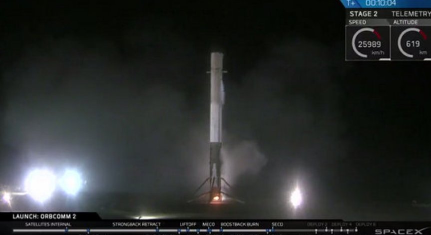 Успешна първа търговска мисия на Space X