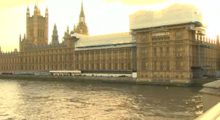 Хаосът в Лондон е пълен: Мей без подкрепа за Brexit. Ще подаде ли оставка?