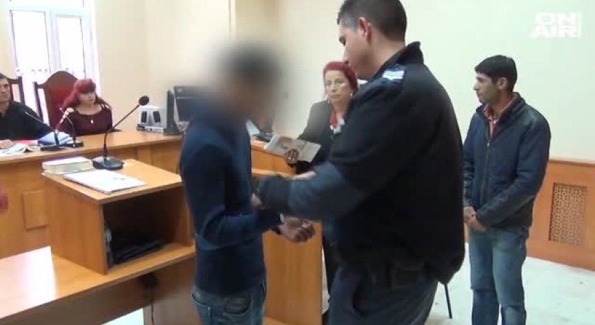 Старт на делото срещу ученика, пребил с кол учителя си в Садово