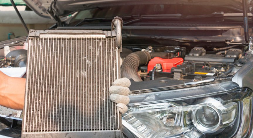 Как да изчистим радиаторите на колата без много усилия?