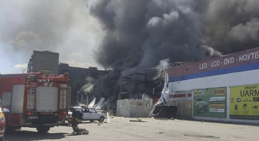 Още ранени при руския обстрел на супермаркет в Донецка област