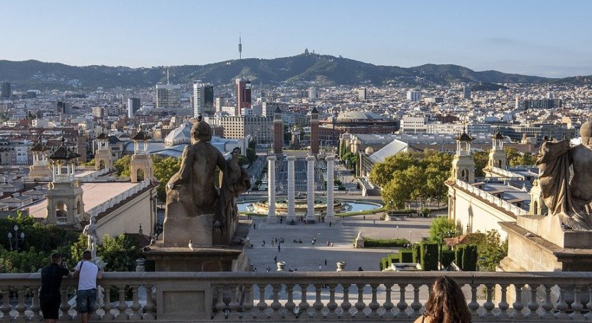 Испания ще позволи на всички ваксинирани да посещават страната от 7 юни