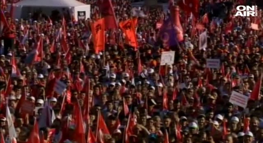 Хиляди на митинг в Турция