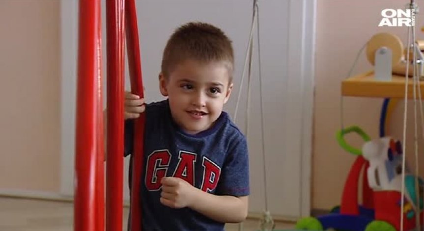 Майка избра на лекува ДЦП на сина си в България пред Англия