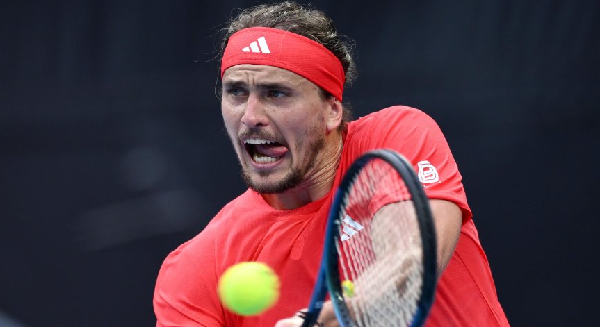 Зверев загуби първи сет.