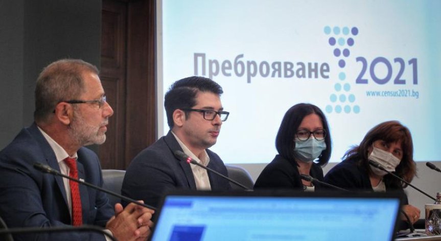 Преброили са се едва 840 хил. българи, над 39 хил. души са потърсили съвет по телефона