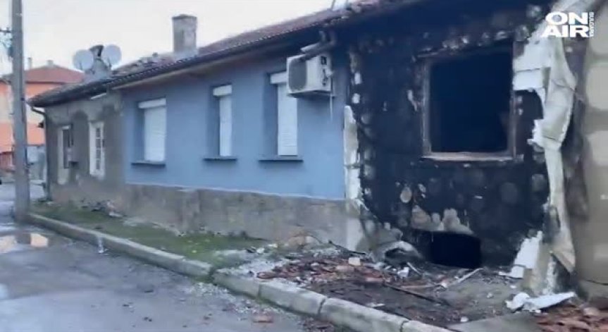 Две жени са с тежки изгаряния след пожар в къща във Велико Търново