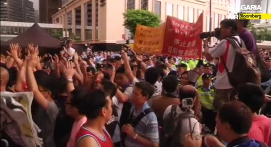  Полицията в Хонконг арестува почти 200 протестиращи в подкрепа на демокрацията