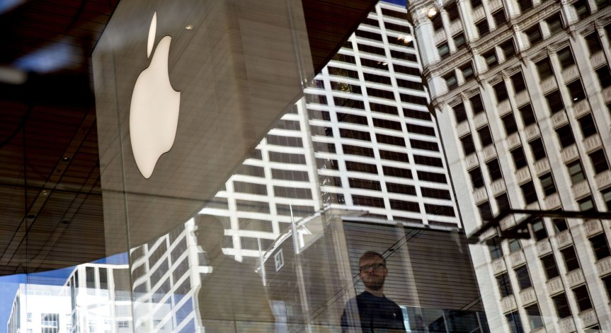 След редица критики Apple променя политиката на новата си система за изображения