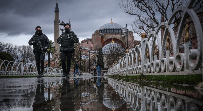 Турция затяга мерките след огромен ръст на новозаразени с Ковид-19