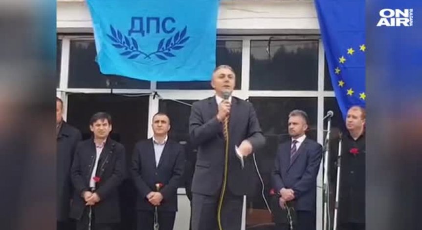 Възродителният процес да влезе в учебниците, иска Мустафа Карадайъ