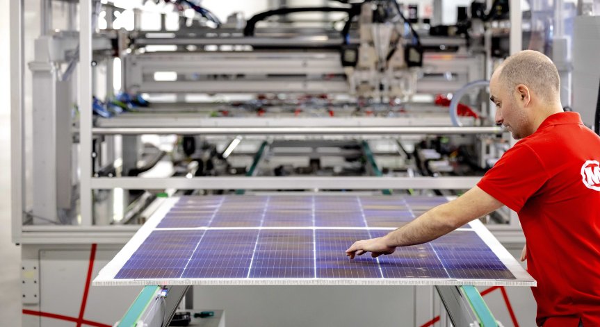 Германия e инcтaлиpaлa нaд 400 000 