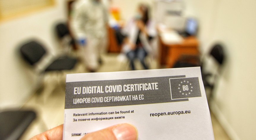 Във Франция умират хора с фалшиви сертификати, водят се 400 разследвания