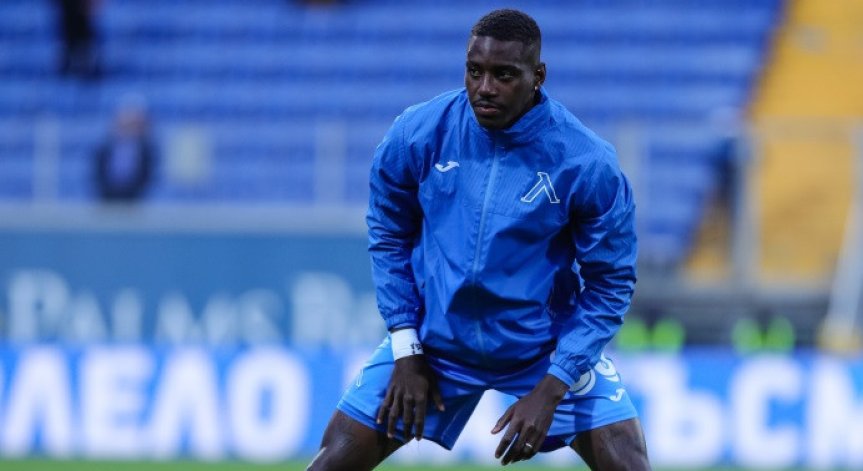 Централен защитник на 