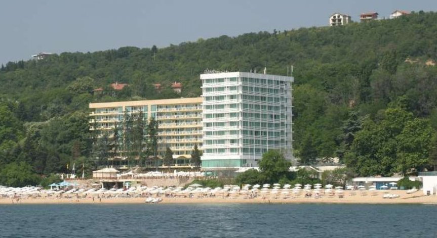 Купен Пашов: Има шанс работниците от срутения хотел в Слънчев ден да са живи