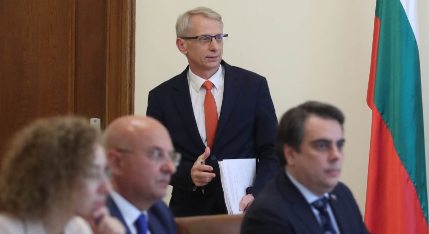 Четири министерства предлагат на акад. Денков мерки срещу агресията