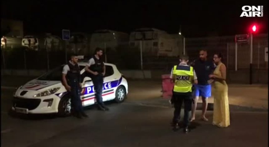 Огнеборец пострада при потушаване на огромен пожар в парижко предградие