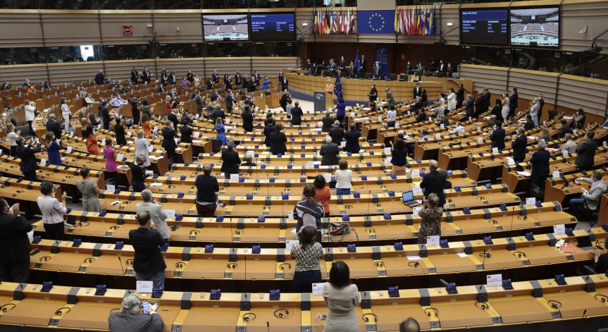 Бюджетът на ЕС за възстановяване от пандемията е пред заплаха