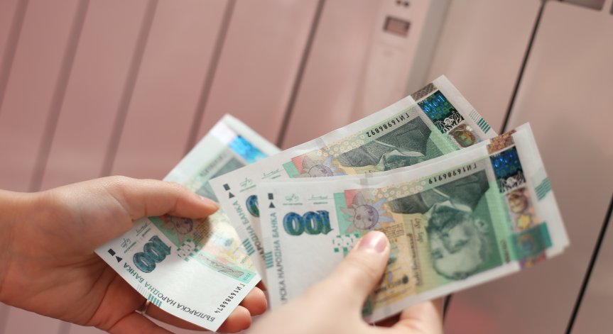 Кои потребители са енергийно бедни? Следят за площта на жилището, броя и здравето на живущите