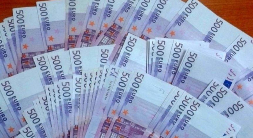 Митничари хванаха голяма сума недекларирани евро на ГКПП 