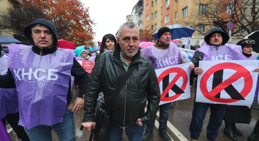 Мутафчиев: Протестите провокираха Борисов, Пеевски и Петков да отпуснат пари за култура
