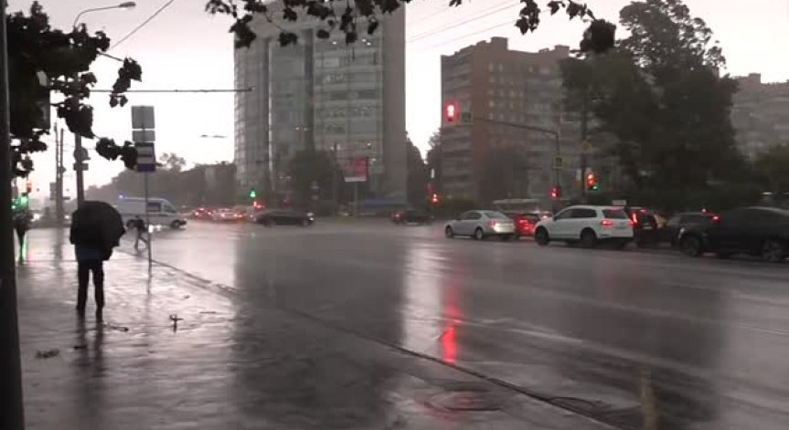 Мощна буря удари Москва