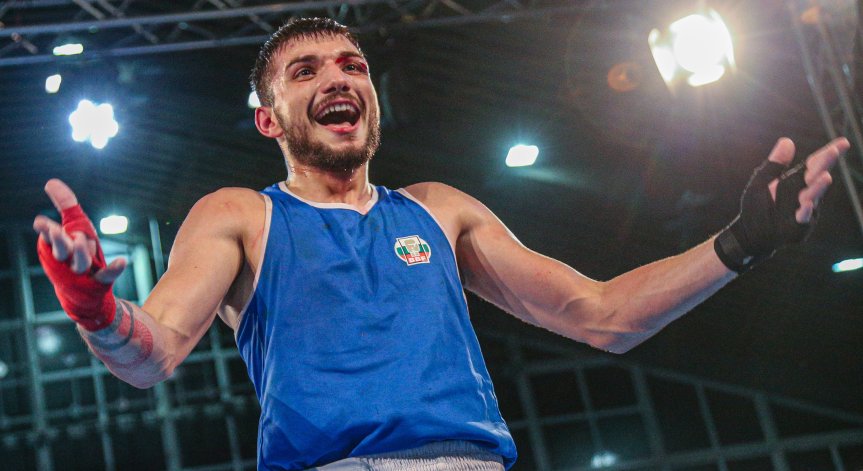 На 31 юли Реми излиза срещу Шанън Дейви от Австралия