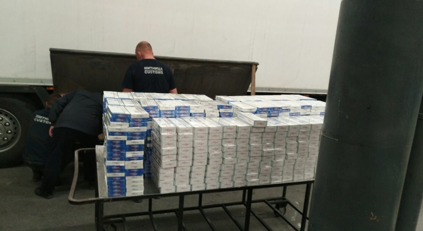 В Румъния хванаха българин, опитал да пренесе 3230 кутии контрабандни цигари