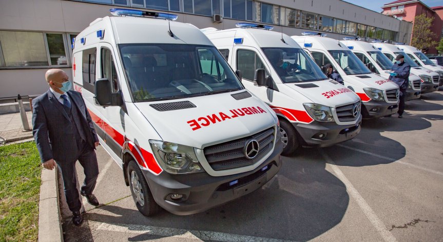 Бебе и 30-годишни здрави хора са сред 157-те жертви на Ковид-19