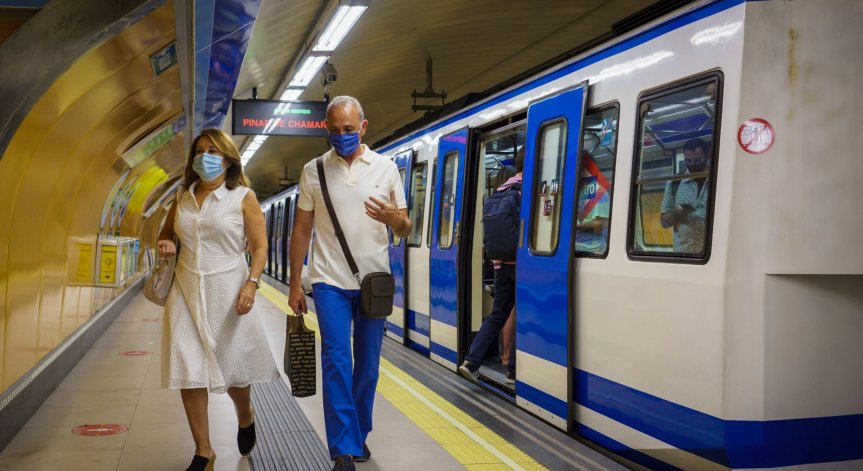 Каталуния въвежда полицейски час от Бъдни вечер заради Ковид-19