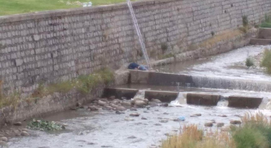 Отпадни води и фекалии се изливат в реките в Банско, носи се непоносима смрад
