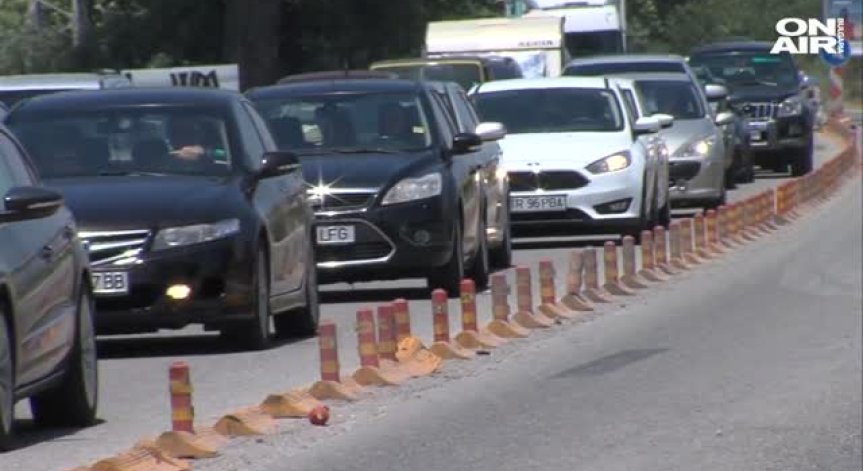 Километрични колони от коли на границата с Гърция