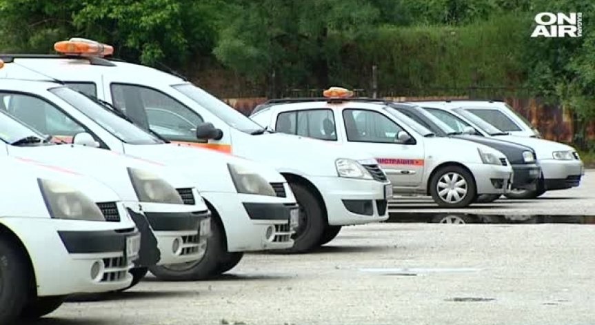 Предложение: Документите за шофьорска книжка в автошколите вместо в КАТ