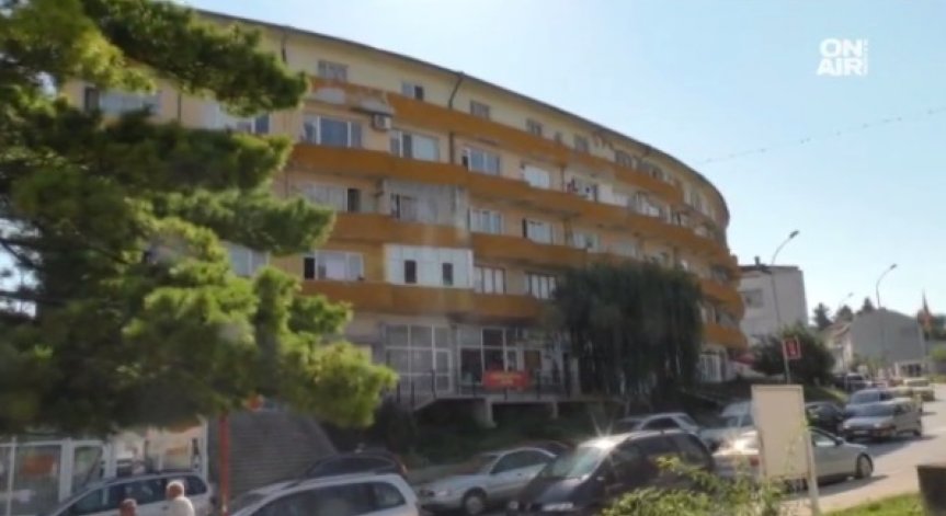 Част от тераса в Омуртаг падна от 15 метра височина