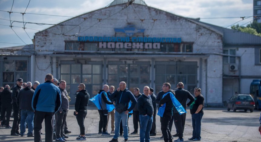 Тя е категорична, че общественият транспорт е социална услуга. 