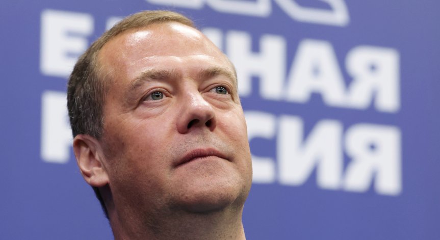 Медведев към Мъск: Откажи сe от предоставянето на безплатен сателитен интернет за Украйна