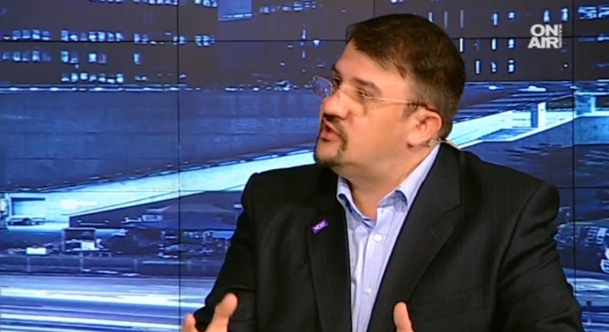 Партиите в НС са еднакви, хората не вярват на политическата класа, смята политик