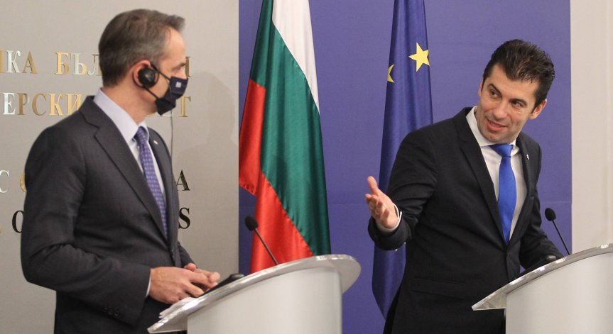 Петков: Намаляваме зависимостта си от руския газ, против съм НАТО да се изтегля от България